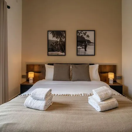 Cozy Luxury 2bd Near Sea *
