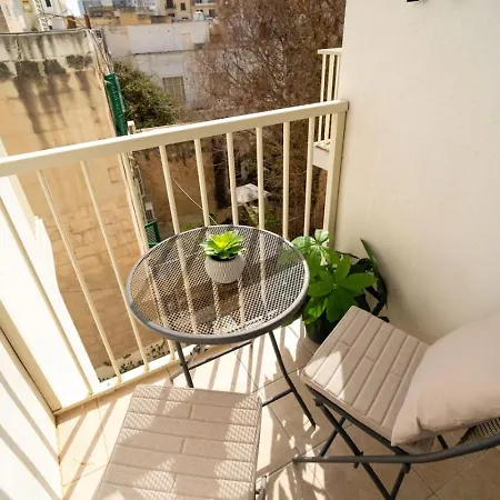 Cozy Luxury 2bd Near Sea 斯利马