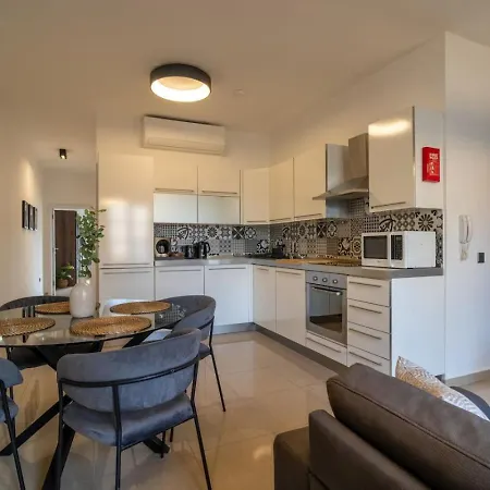 Cozy Luxury 2bd Near Sea 公寓