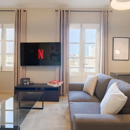 Cozy Luxury 2bd Near Sea *