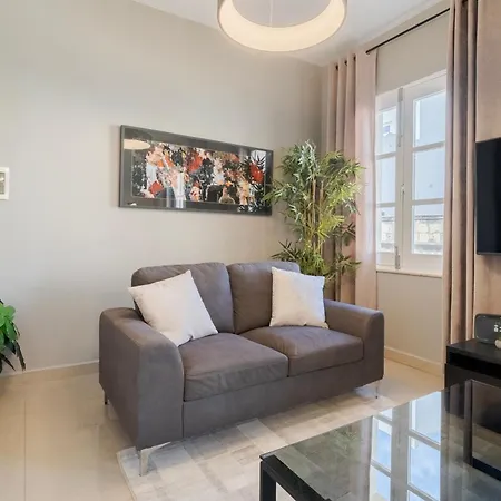Cozy Luxury 2bd Near Sea